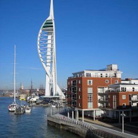 Gunwharf Apartment ポーツマス エクステリア 写真