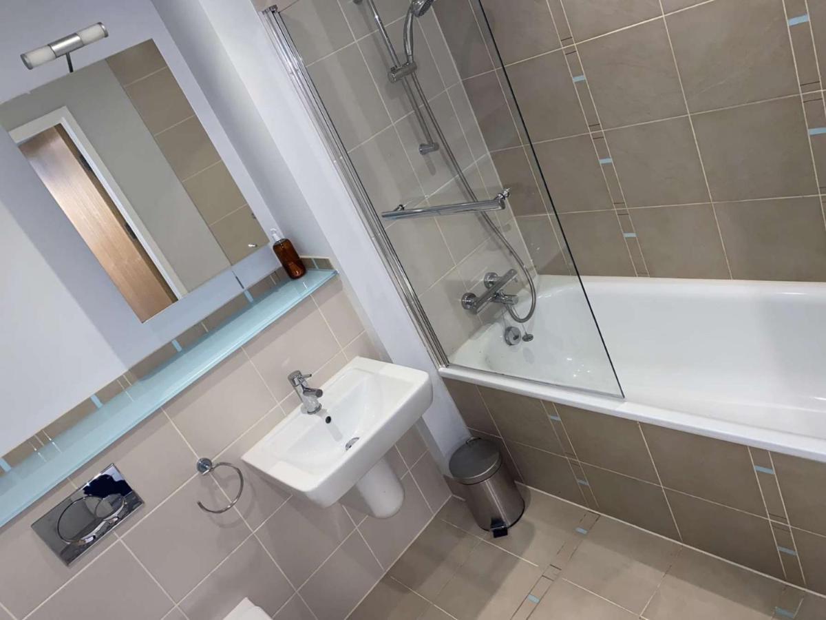 Gunwharf Apartment ポーツマス エクステリア 写真