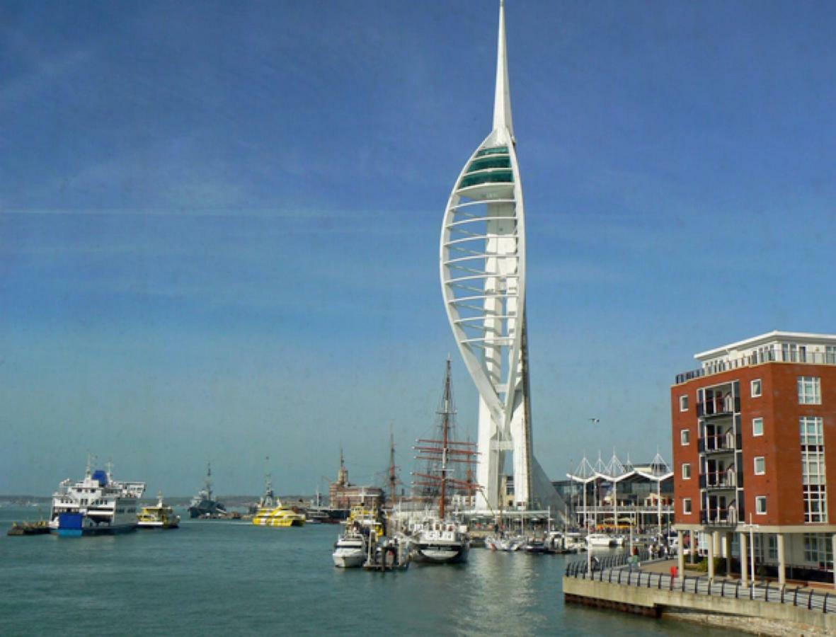 Gunwharf Apartment ポーツマス エクステリア 写真