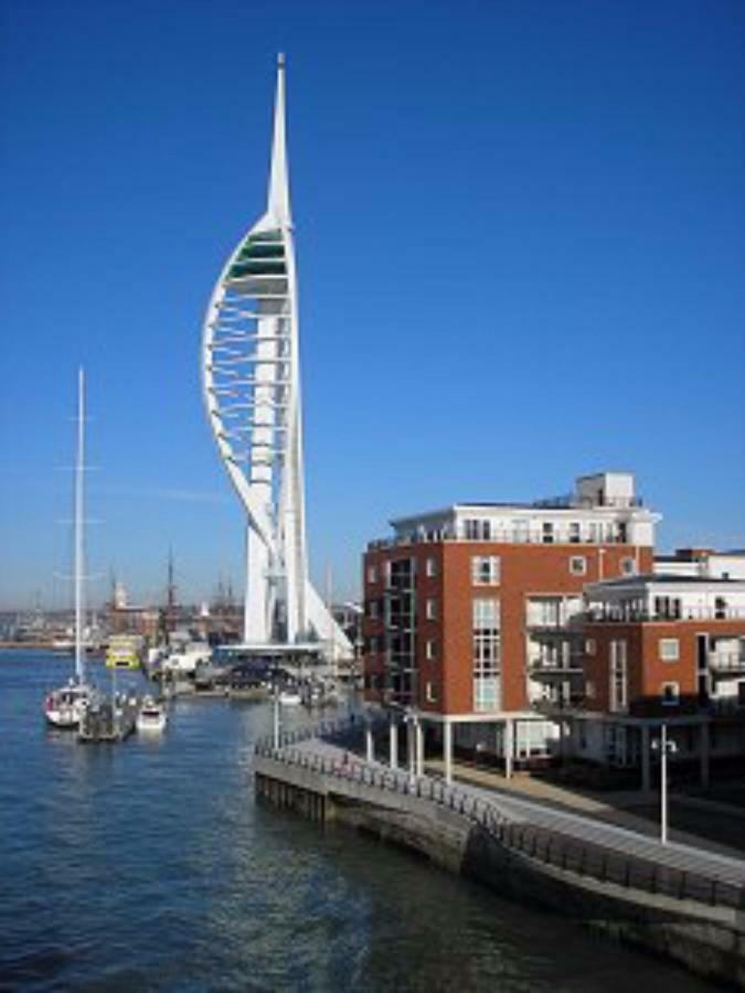 Gunwharf Apartment ポーツマス エクステリア 写真